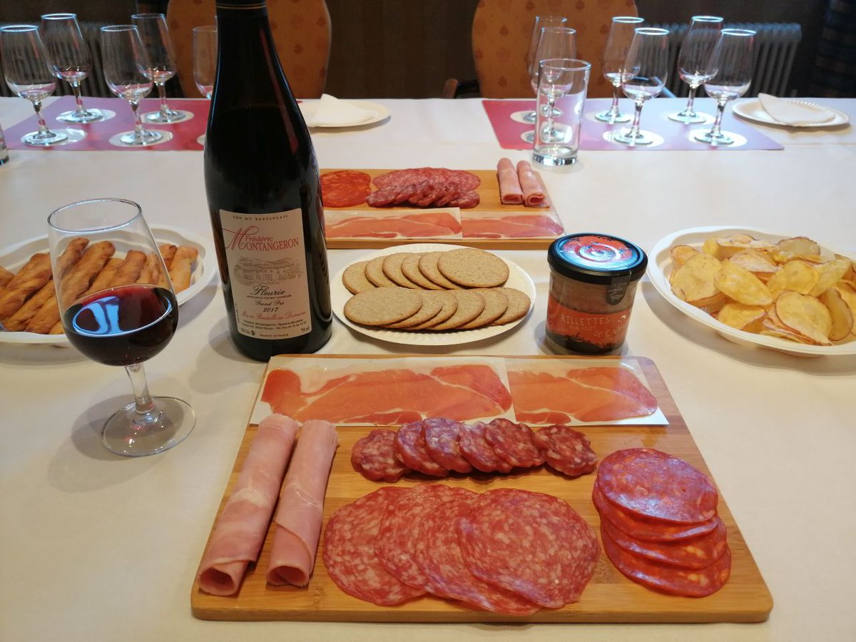 Shropswines's tweet photo. Charcuterie makes a fantastic pairing with wine, especially red wine, which is what this event is all about. Join us to sample 6 great wines all paired with something meaty to go with them.
https://t.co/lZQbeLUigr https://t.co/oLT5pT20WI