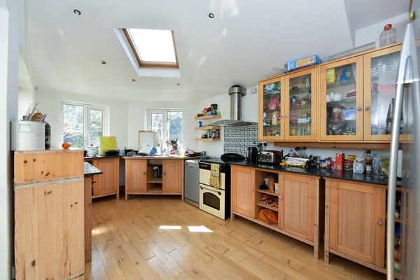 HMOLettingAgent's tweet image. 🏠 Transforming Challenges into Opportunities in Merton! 🏠
See how we converted a 5-bedroom home into a high-yield 6-bedroom HMO generating close to £5000/month!

📖 Read More: hmolettingagent.co.uk/merton-hmo-con…

#HMOConversion #Merton #FireSafety #HighYieldProperty