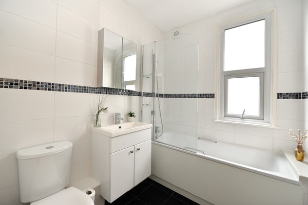 HMOLettingAgent's tweet image. 🏠 Transforming Challenges into Opportunities in Merton! 🏠
See how we converted a 5-bedroom home into a high-yield 6-bedroom HMO generating close to £5000/month!

📖 Read More: hmolettingagent.co.uk/merton-hmo-con…

#HMOConversion #Merton #FireSafety #HighYieldProperty