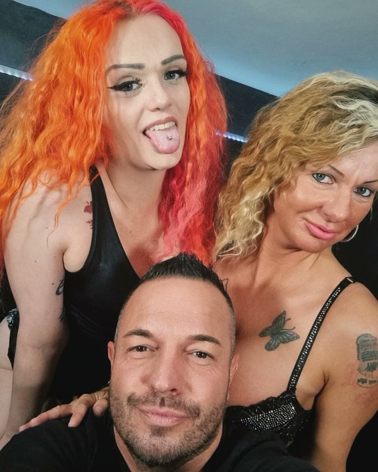 W&uuml;nsche euch ein sch&ouml;nes Wochenende 😉😎✌🏼  #wochenende #weekend #samstag #saturday #selfie #selfietime<a href="/tag/wochenende"class="tags">#wochenende</a><a href="/tag/selfie"class="tags"><span>#selfie</span></a><a href="/tag/weekend"class="tags"><span>#weekend</span></a><a href="/tag/saturday"class="tags"><span>#saturday</span></a><a href="/tag/selfietime"class="tags"><span>#selfietime</span></a><a href="/tag/samst"class="tags"><span>#samst</span></a>