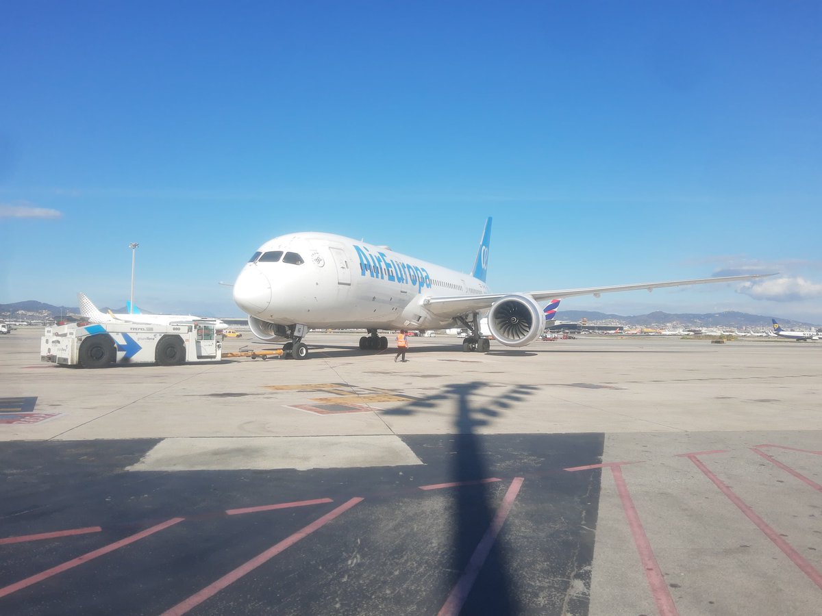 ShoJuste's tweet photo. UX7706 BCN-MAD https://t.co/nvO4josRPx