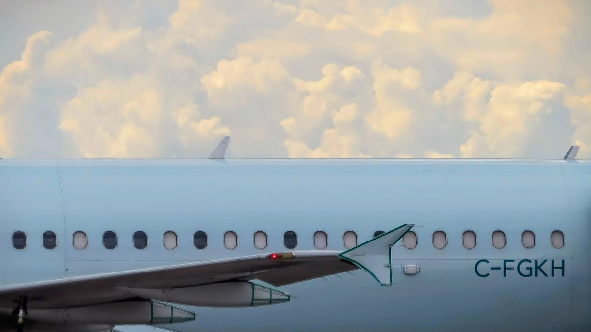 carmilevy's tweet image. I'd like to imagine that each windowshade conceals the story of whoever sat beside it on the previous flight - and whoever will replace them on the next leg.

Pondering the stories that will forever be mysteries. It’s what we do when we fly.

#winnipeg #ywg #aircanada #airbus