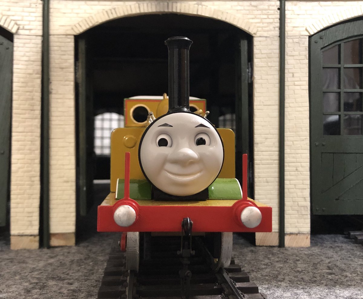 やぁ　僕はステップニー！！

1番ゲージ ステップニーが
完成しました!

急ピッチで作成したため
1ヶ月とちょいで完成しました！

Here’s my new project ！
gauge1 Stepney the bluebell engine  replica！

Always thanks for <a href="/jamostrainos/">rosie 🏳️‍⚧️</a> 
For his beautiful cad data