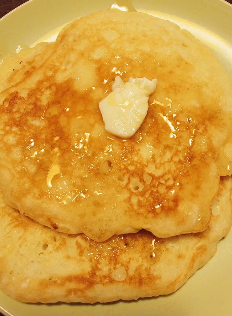 Scout_Bunny's tweet photo. Flapjacks and some gingerbread -marshmallow syrup courtesy of @aethanbear ! Soooo good..... https://t.co/aE8juxCup4