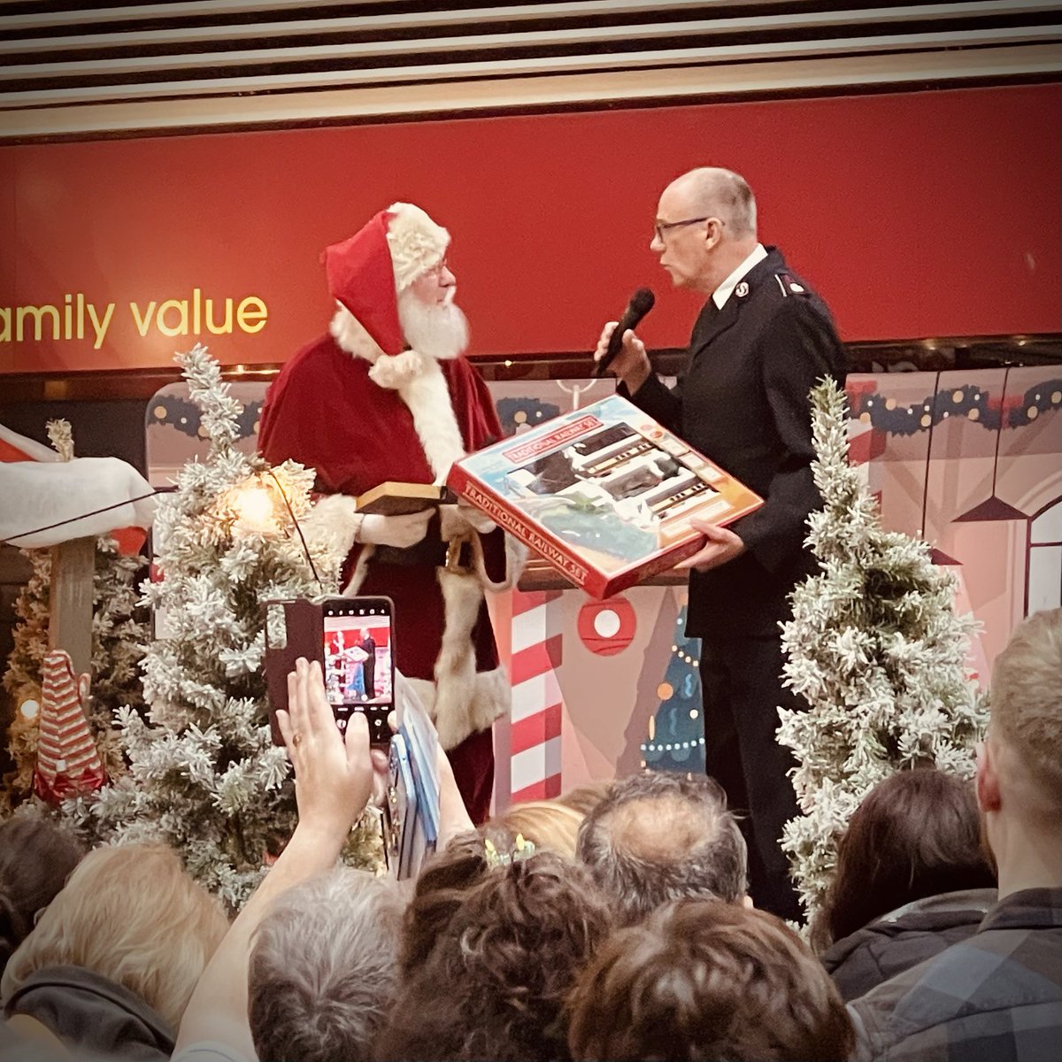 This afternoon our Territorial Commander, Anthony Cotterill received the first christmas gift from Santa, to be added to our Medway Toy Appeal. #ChathamSA #TheSalvationArmy
