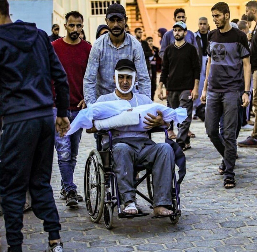 " لا تتوقف "
" لا تمل "
" لا تعتاد المشهد "