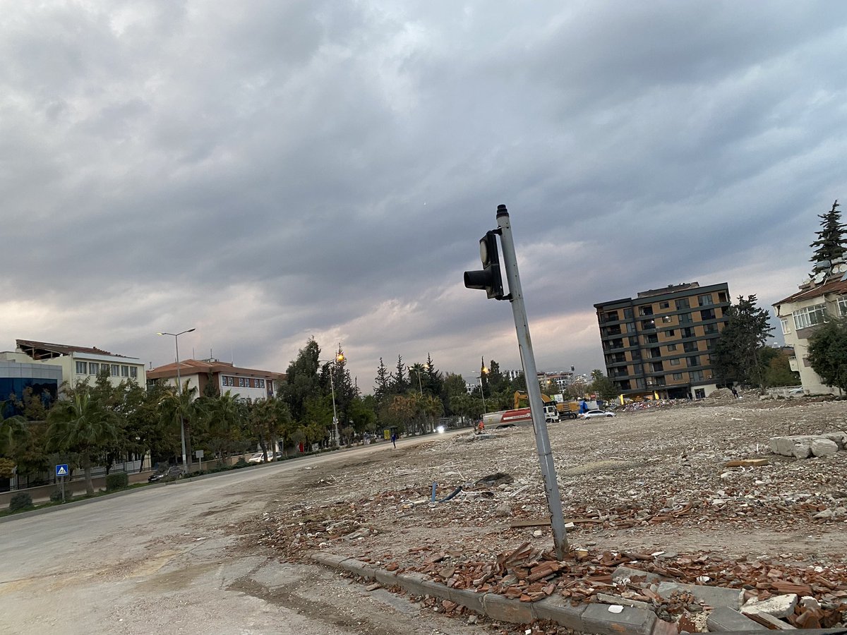 emreeturko's tweet photo. Toparlanabildiniz mi diye soranlara soruyorum nasıl toparlanabilmiş miyiz? https://t.co/jqUqwBYZfc