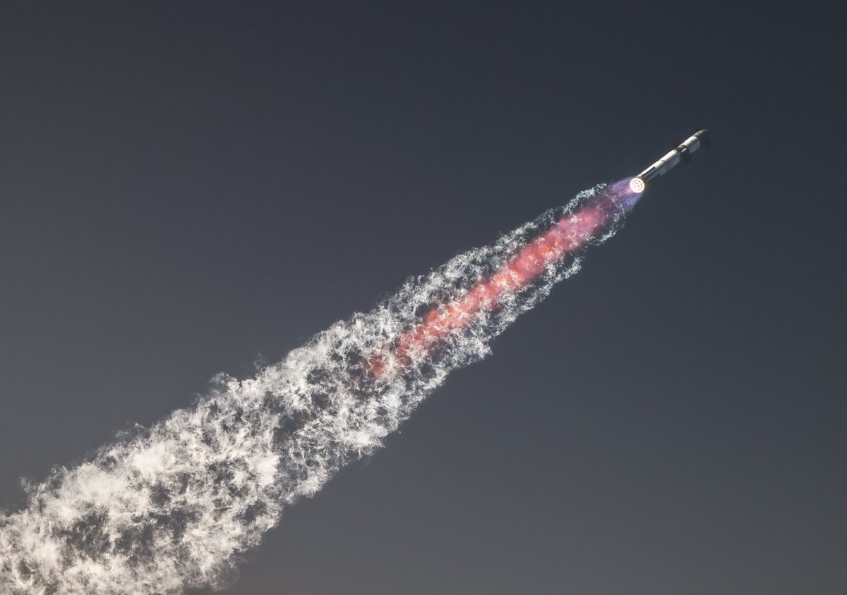 My favorite photo from this morning's launch. Captured using techniques I've never used before, it exceeded my expectations in every way. I feel this photo perfectly illustrates the beauty and power of Starship.