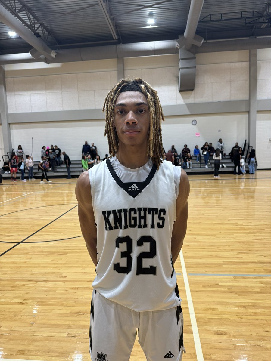 🚨SS Media Player of the Game🚨 Alamo City Hoops Classic Day3 @JPIIHoops 62 vs @SteeleHoops 70 @von__32 24pts vs a skilled and very talented @JPIIHoops team. He definitely showed his dominance on the floor the last two games. Back to back players of the game for the Knights. Also