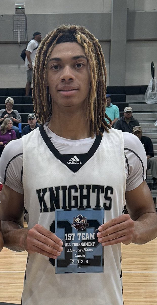 SSports_Media's tweet image. 🚨SS Media Player of the Game🚨
Alamo City Hoops Classic
Day3
@JPIIHoops 62 vs @SteeleHoops 70
@von__32 24pts vs a skilled and very talented @JPIIHoops team. He definitely showed his dominance on the floor the last two games. Back to back players of the game for the Knights. Also…