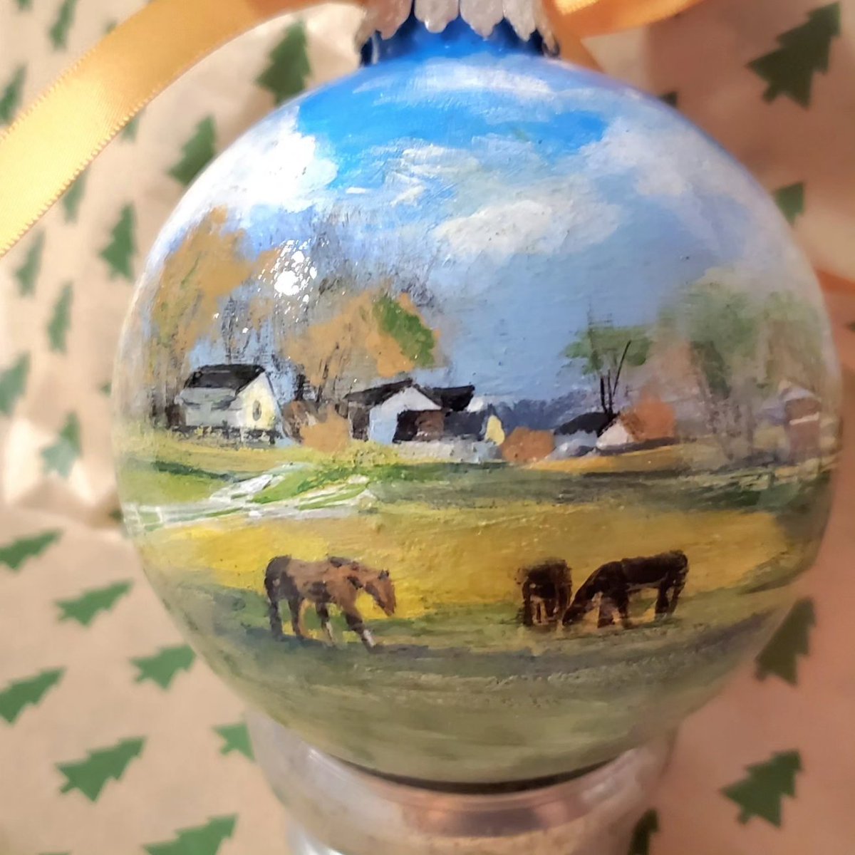 Loved working on this panoramic ornament of Sue Bobley's farm in Saratoga where racehorses from the <a href="/trfinc/">Thoroughbred Retirement Foundation (TRF)</a> enjoy a heavenly retirement! Thank you Kim Weir for bringing us and sharing Sue's story! 🏇🙌🎁 <a href="/JYPFineArt/">Joanne Y. Pierce</a>