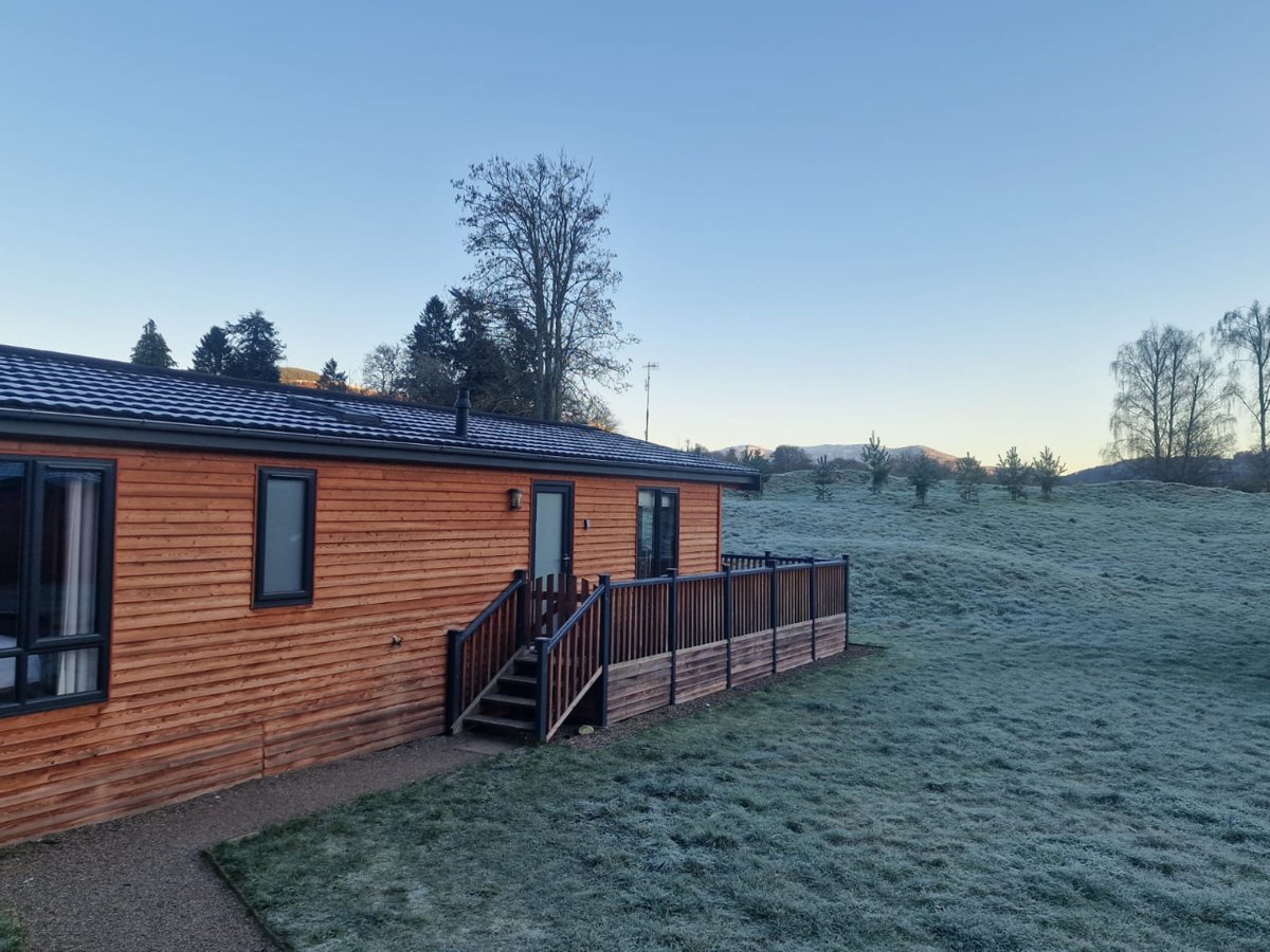 Enjoy a cosy winter getaway or a festive family break at @Blair_Castle's caravan park in one of the woodland lodges premierparks.outandaboutlive.co.uk/campsites/pert…