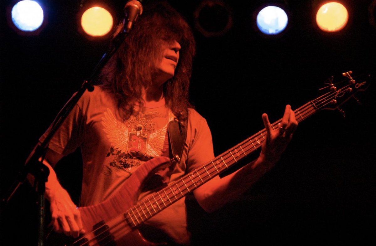fin313's tweet image. Happy birthday to @rudysarzo — best rock bassist of our lifetime!