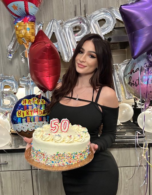 Watch ғᴀɴᴅʏ's leaked NSFW photo on TwXstars