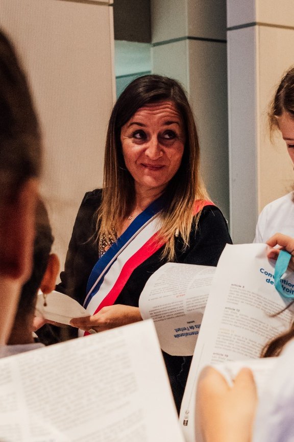 marseille's tweet photo. #MarseilleEstDeRetour
Marseille a été désignée « Ville amie des enfants » par @UNICEF_FR pour son engagement auprès des petits Marseillais. 
Retrouvez nos actions en faveur de la petite enfance 👉https://t.co/Vbqdnc9KqM https://t.co/C8ArNUUH04
