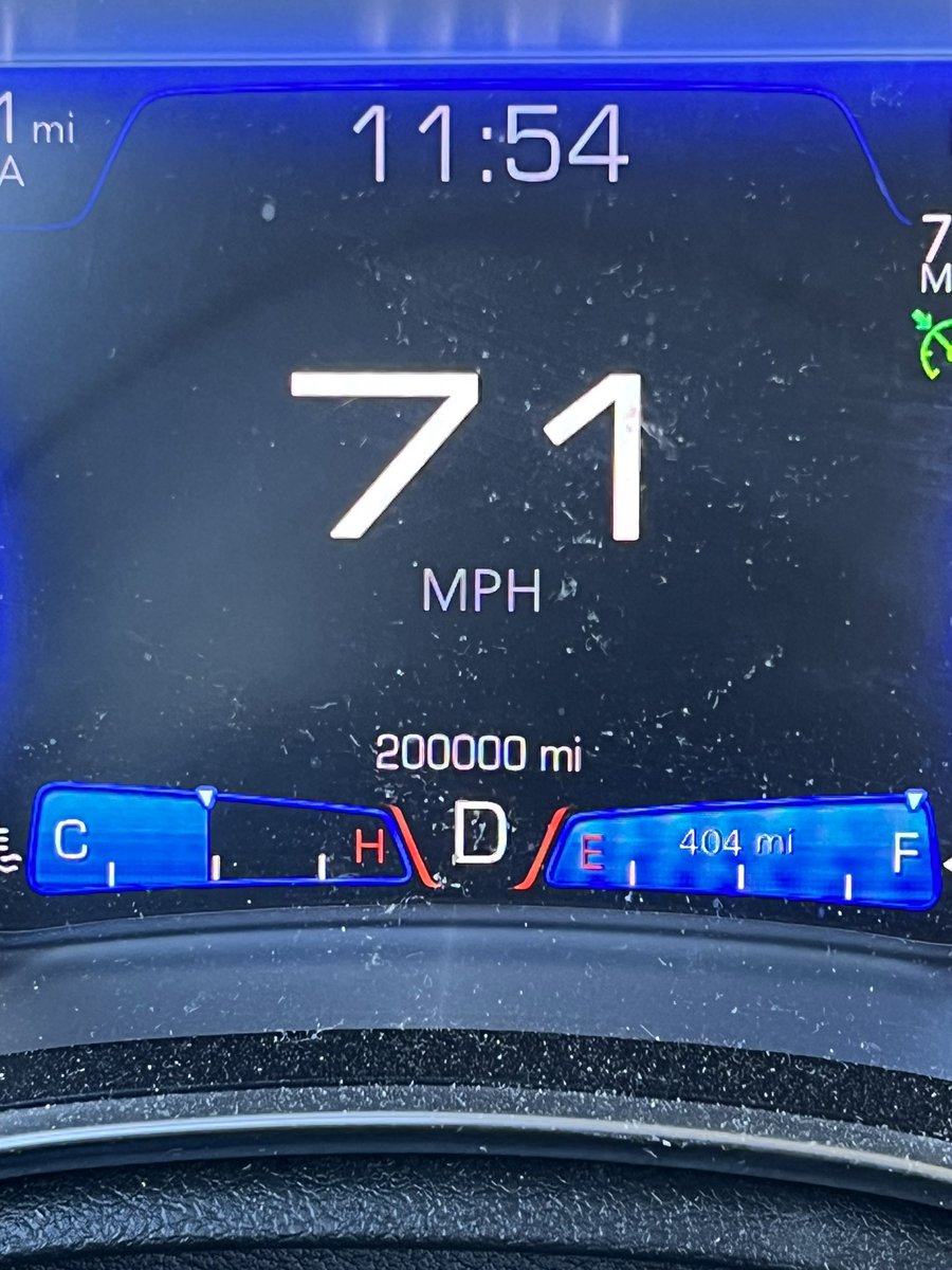 Dearhunter55's tweet photo. Big thanks to @SouthOakJeep and @garth432b   Car just turned 200k miles and drives like the day I took it off the lot https://t.co/sa4Nsvb8MN