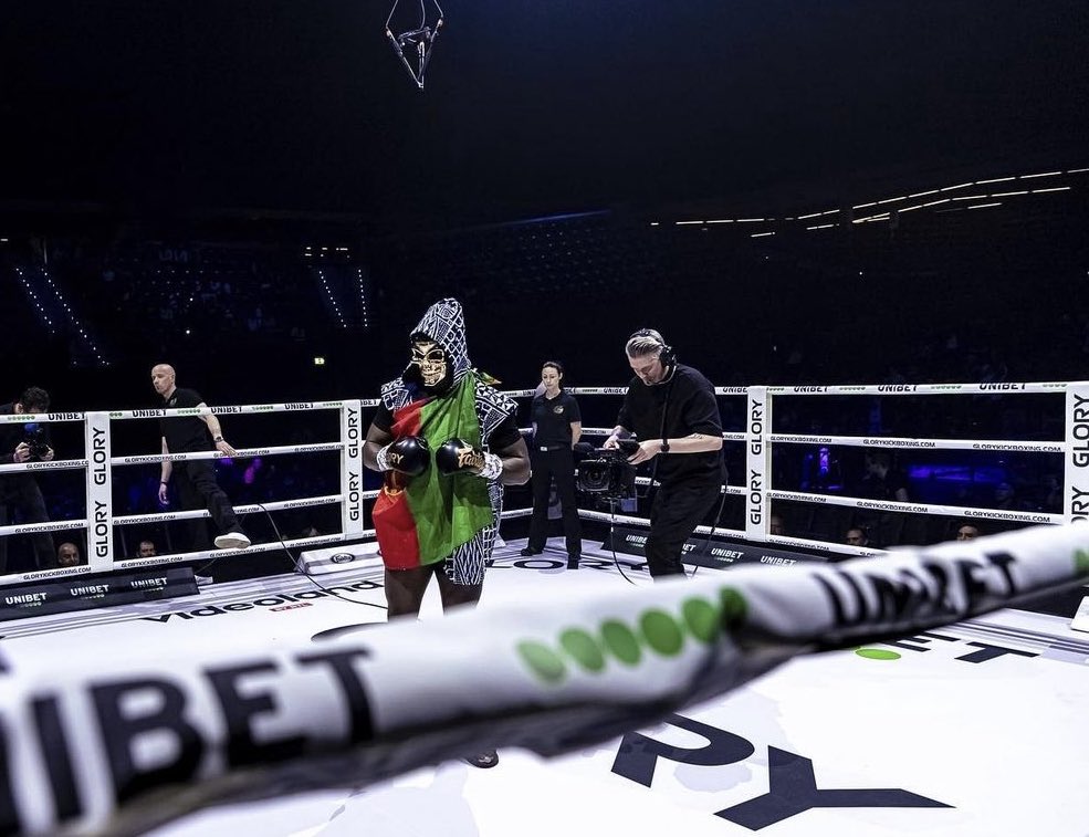 SportsZone__'s tweet photo. 🥊 Mohamed Touchassie est déjà de retour ! #GLORY90 

« Baby Badr Hari » affrontera Brice Kombou. 🇲🇦⚡️🇨🇲

3e combat en 2 mois pour le Marocain, qui a sauvé la carte du #COLLISION6 en prenant Abena en short-notice 4 jours avant une catégorie au dessus. https://t.co/g2BmXrSkpR