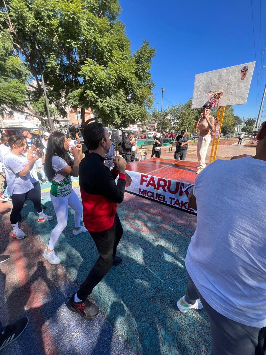 FarukMTake's tweet photo. Fue un gusto tener a La Barbie Juárez @maryjuarezcute presente hoy en #Coyoacán! 🥊 
Gracias por compartir tu pasión y sabiduría en el mundo del boxeo.  ¡Una verdadera inspiración para las y los vecinos de #Coyoacán dentro y fuera del ring! 👏🥊 https://t.co/CCipU56mDx