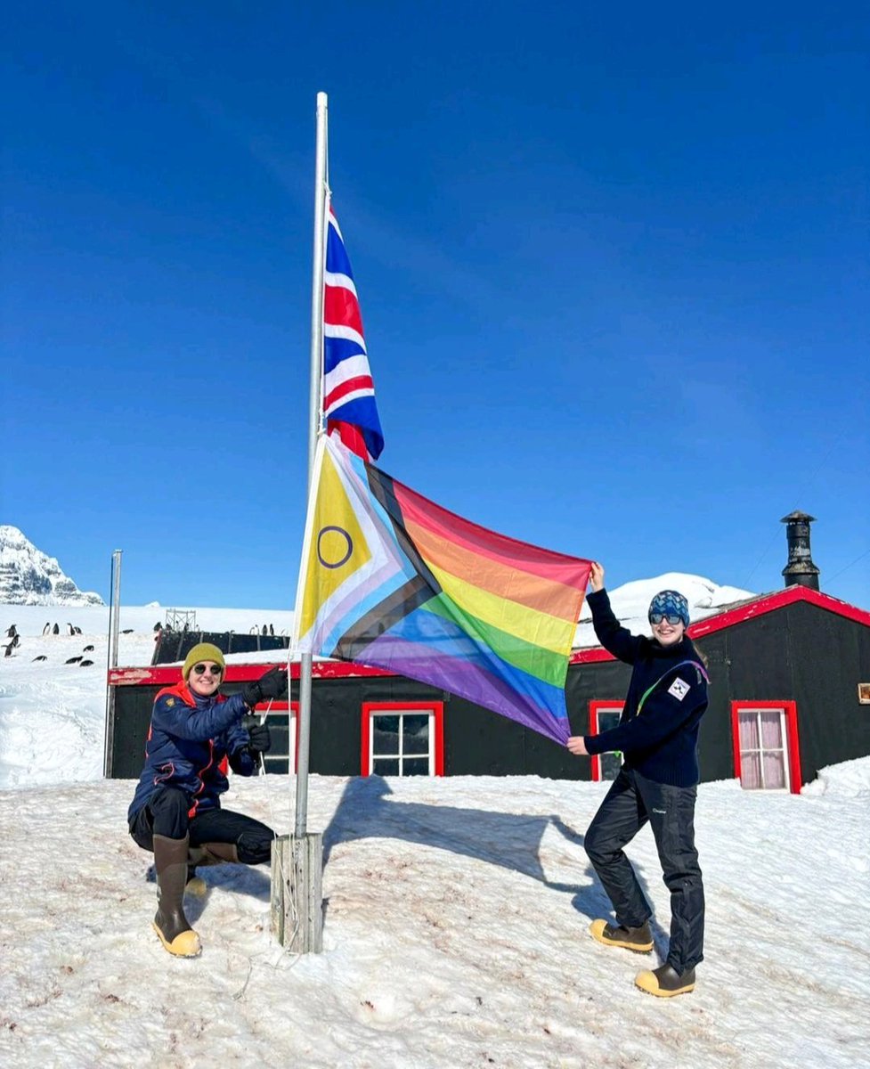 AntarcticHT's tweet photo. Laura Büllesbach, museum manager and postmaster at Port Lockroy, celebrates #PolarPride by remembering British polar explorer and botanist Elke Mackenzie. 🏳️‍🌈

👉 Read Laura's blog post: https://t.co/Rr9JMDNiBn https://t.co/Js134hM5LE