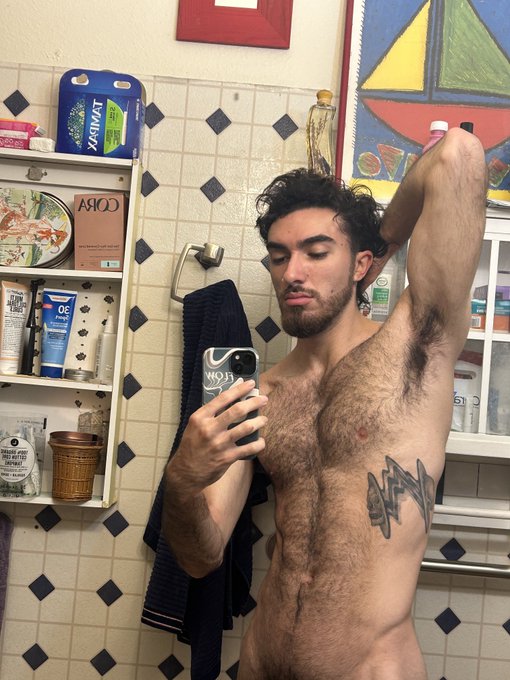 No shave November going well https://t.co/tJ4cnnWWxe