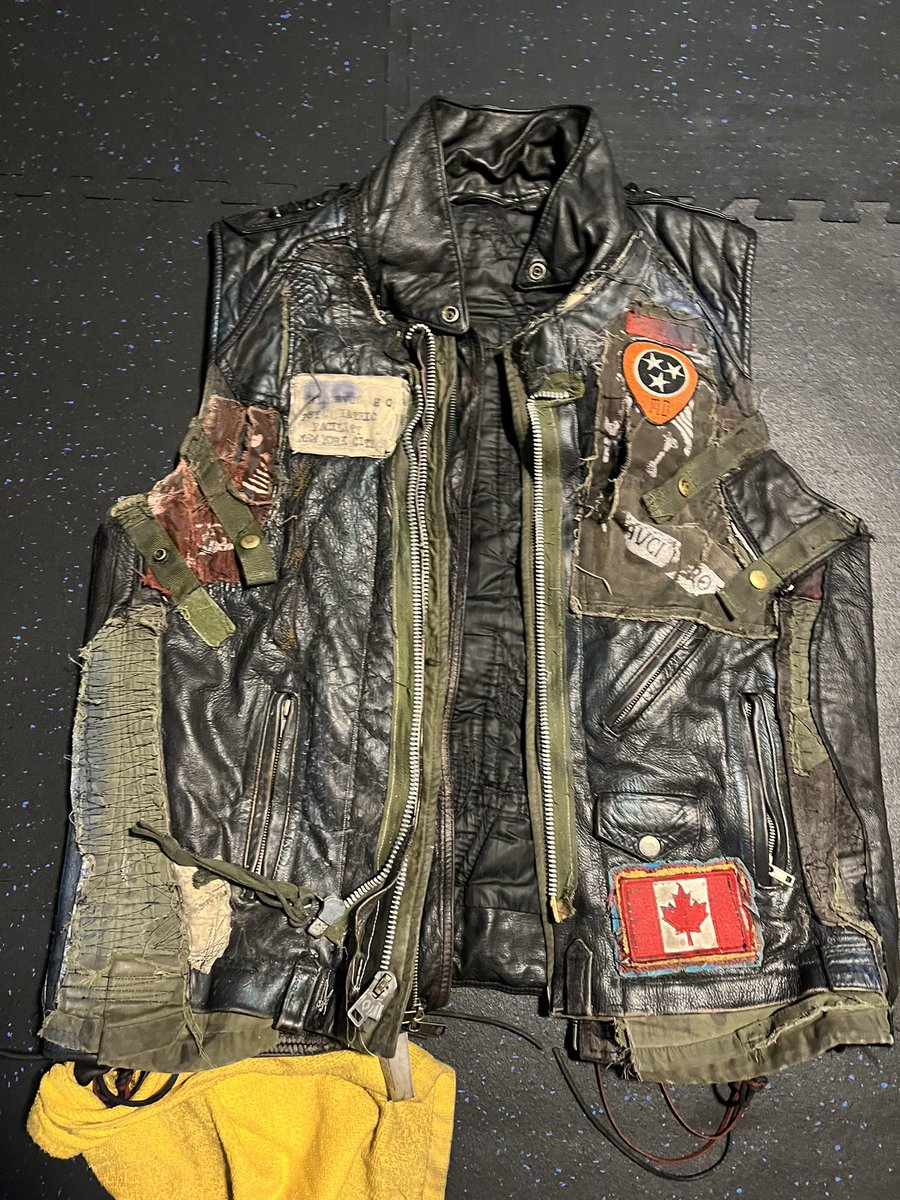 TheEricYoung's tweet image. The person bidding on jacket has disappeared!  I’m opening back up the bidding make your best offer!  If coming to one of my shows in UK I will bring with me and hand deliver it to you MSG ME HERE DM are open!!! #prowtestling #wrestlinggear #wrestlingcollection