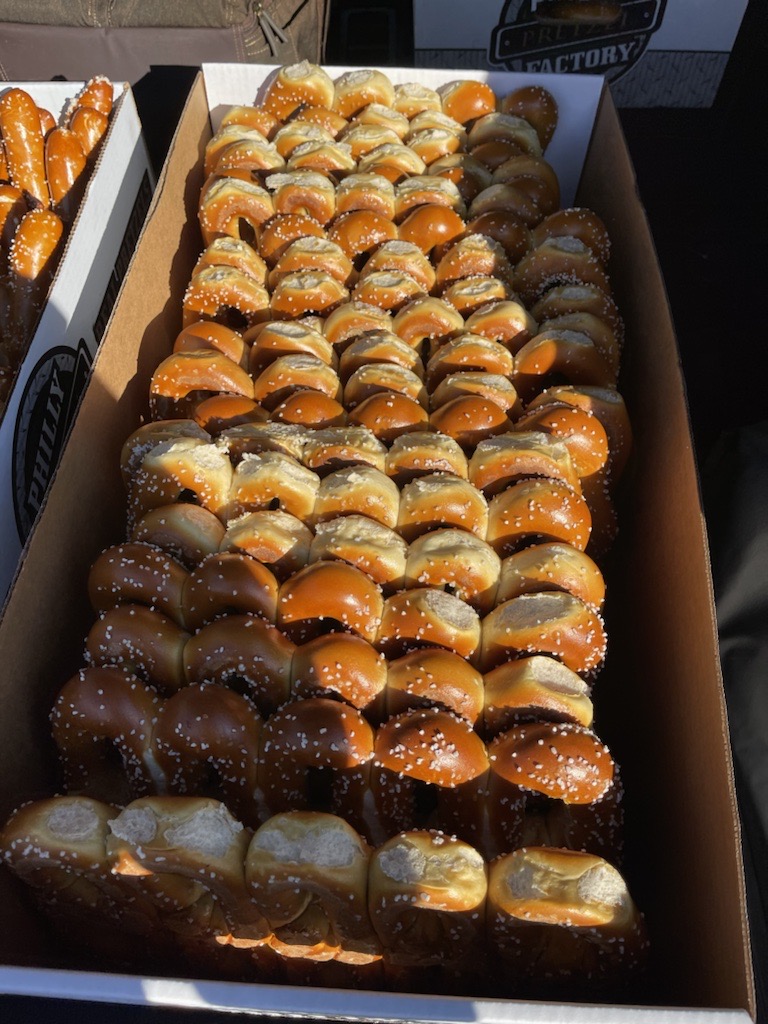 When they say bring pretzels...this is what they mean.

#phillypretzelfactory #pretzels #softpretzel #phillyfood #philadelphia #snacking #hungryaf #phoneeatsfirst