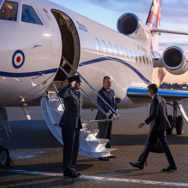 Rishi Sunak has claimed that voters are fine with him spending £50,000 a day on this ridiculously large private jet.    

If you aren’t fine, RT and tell him to spend his own £720,000,000.    

Jeremy Hunt will clamp down on your meagre benefits, but not their ridiculous excesses