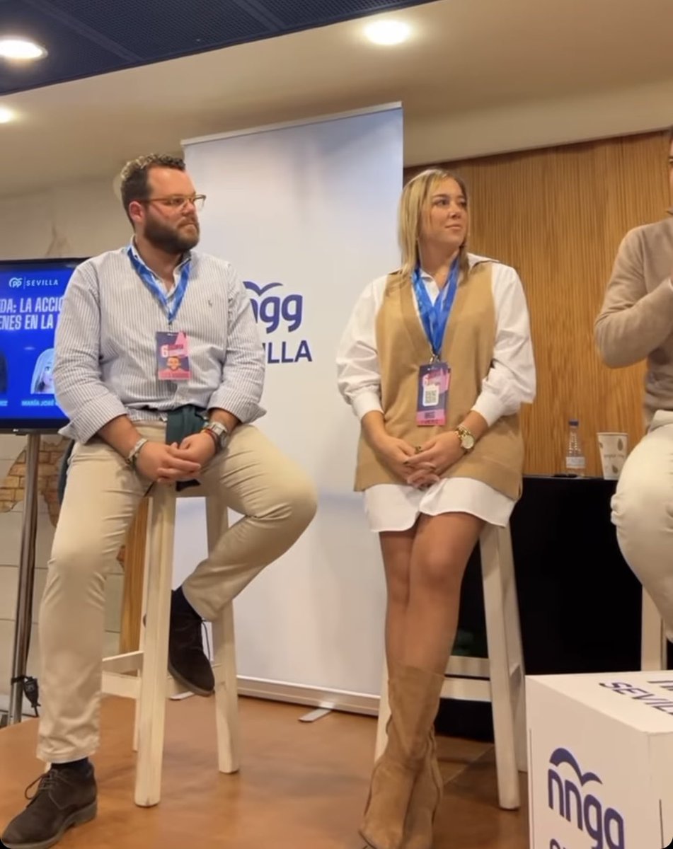 🗣️En #EscuelaPPSevilla hablando sobre el papel de la juventud en la política municipal y su valía para gestionar. 

<a href="/nnggsevilla/">NNGG de Sevilla 🇪🇸</a>