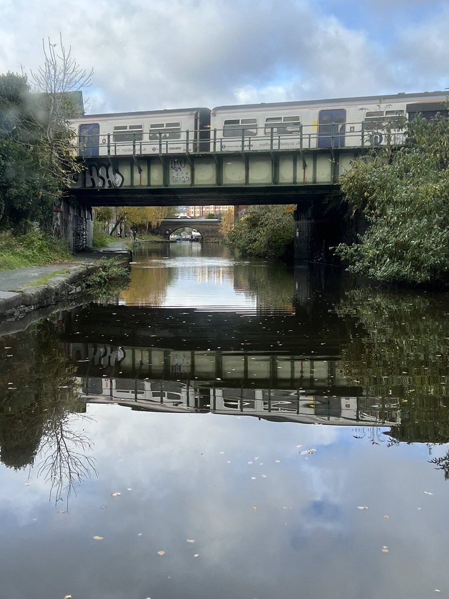 A huge thank you to all our poets, speakers and attendees of Writing the Water for @BeingHumanFest today. We’ve shared creative writing, heard about @RiverDonProject and listened to a curator talk about the communities bordering the canal. Humanities research in action :)