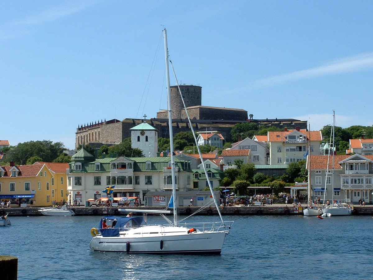 Marstrand Island in Sweden is car-free, only bicycles and mopeds are allowed.

#Marstrand #Sweden #CarFree #UniqueDestinations #EcoFriendlyTravel