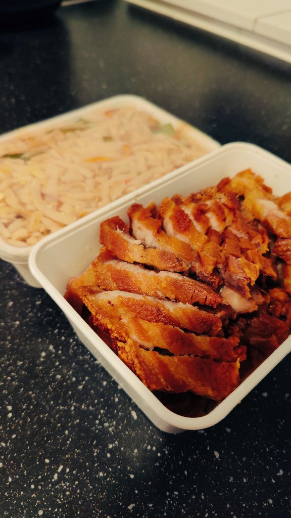 Col19821's tweet photo. Ook te lui om te koken. Veel beter dit! Mooi bakkie vlees wel.. 🤤😍
#babispek #fonam https://t.co/DC3fgxhzio