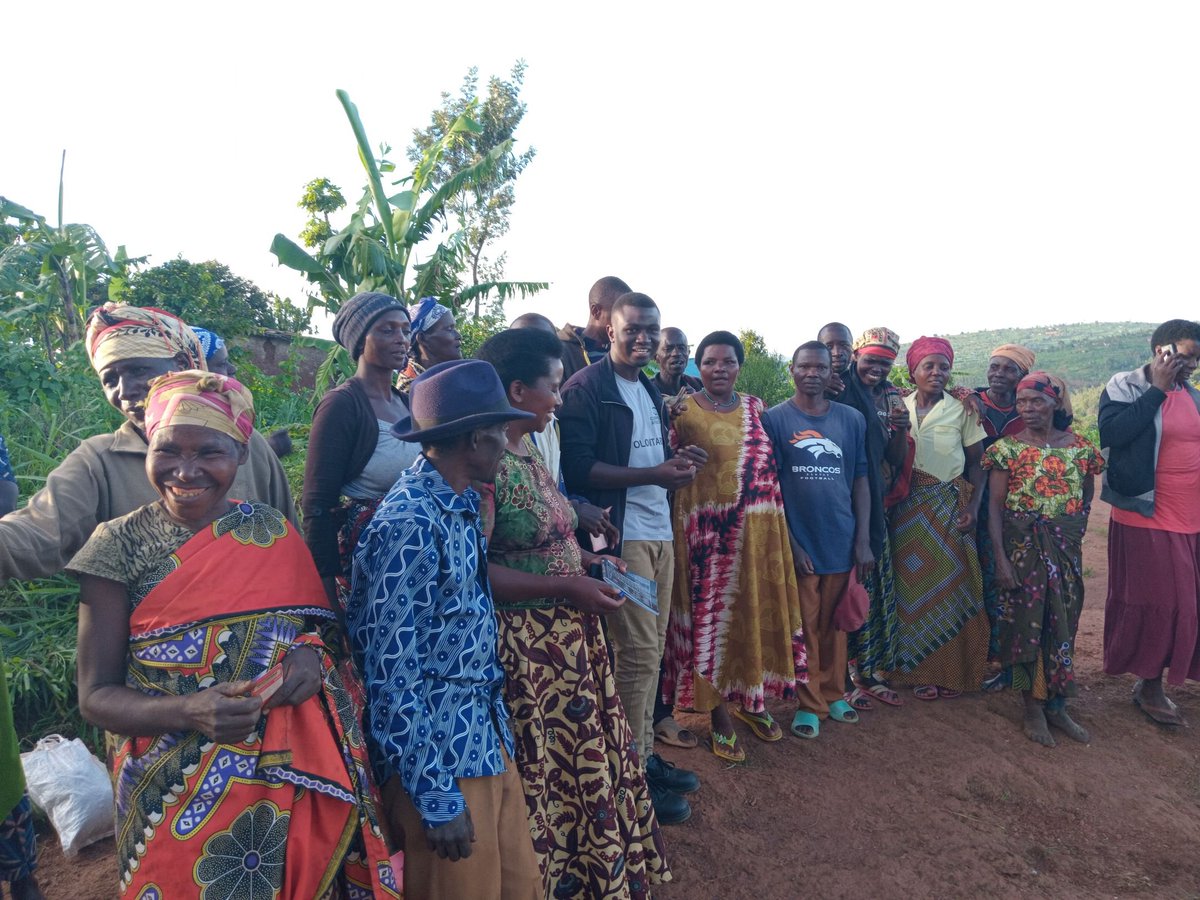 TitoBenimana's tweet image. Jyana n&apos;UBURYO BWO GUSHINGIRA KU MUTUNGO UHARI: Kuzamura no kubakira ku bumenyi n&apos;ubushobozi bwabo #Communityleddevelopment #ThisIscorpsAfrica 
@CorpsAfricaRda 
@GisagaraDistr 
@GisagaraNyc