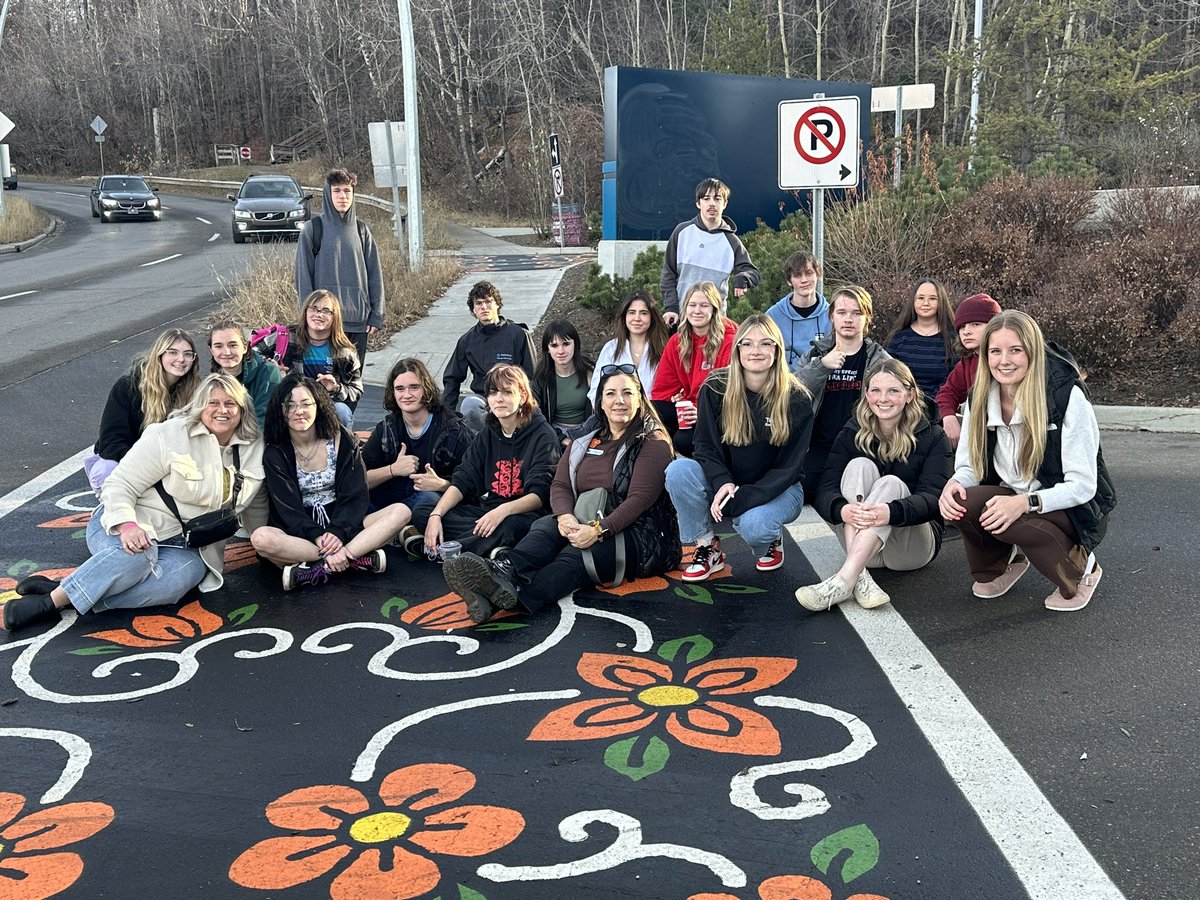 Amazing day for our Aboriginal Studies students checking out the Indigenous Art Park! . . #thefaceyway #trueblue #eips