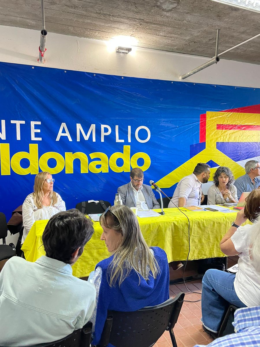 PDC808UY's tweet photo. Mejor representados imposible 🙌💪 @JorgeChilenoR y @LauraDonya 
#plenarionacional #frenteamplio https://t.co/NfPdizzOxO