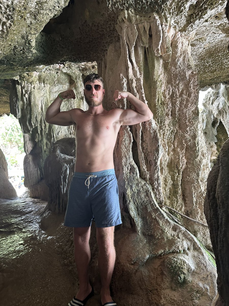 max1madxx's tweet photo. Cave 🪨 https://t.co/yEXE7e8HXg