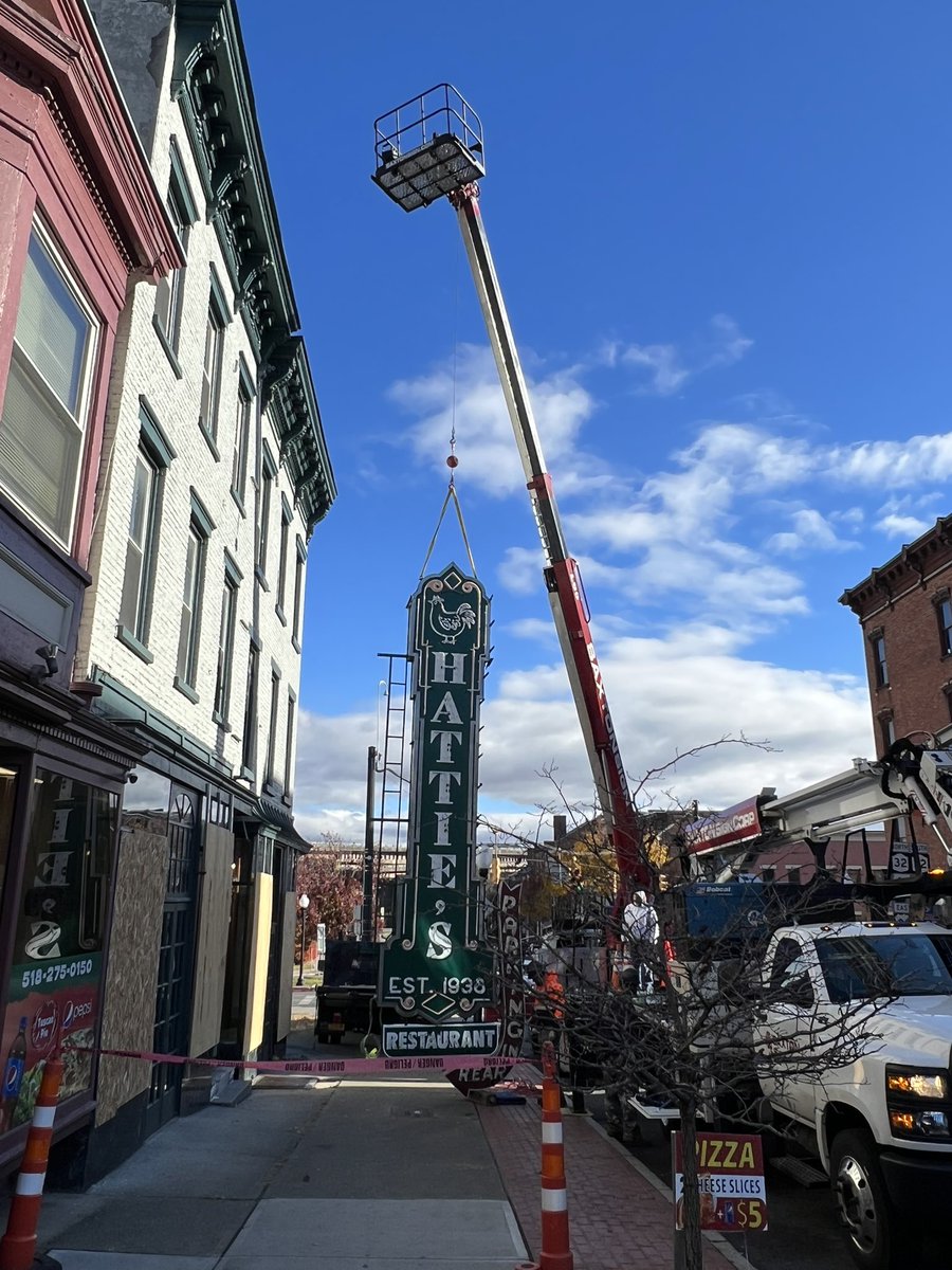 PaulGrondahl's tweet photo. Check it out. One step closer to #hatties opening in Albany on lower Madison Ave. in the former #lombardos. Bravo #BFG @DreamerJahH https://t.co/MG7ULpJMK8