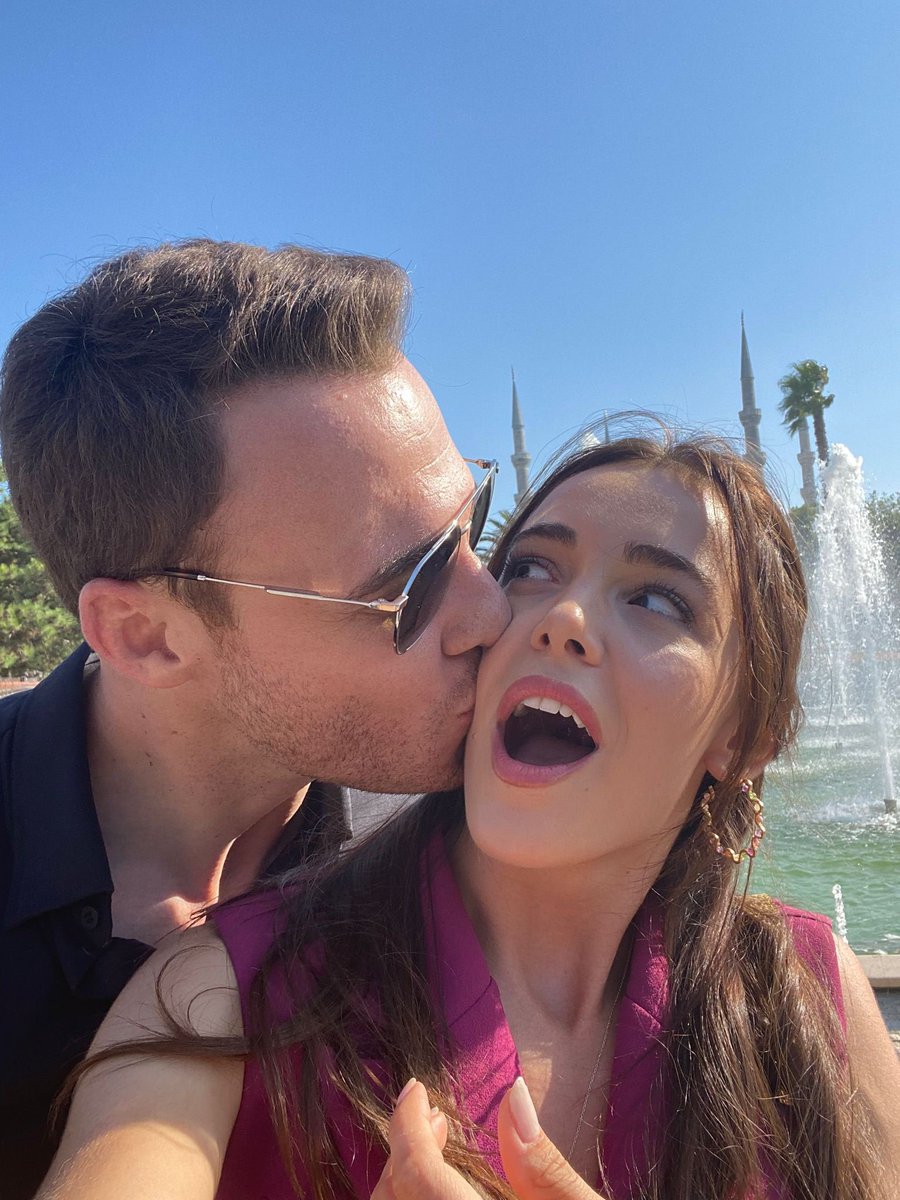 FrizbiTv's tweet photo. Bugün cumartesi olduğuna göre, onları hatırlamadan olmaz. ♥️
#YaÇokSeversen #Ateyla https://t.co/0FGtaQRwip