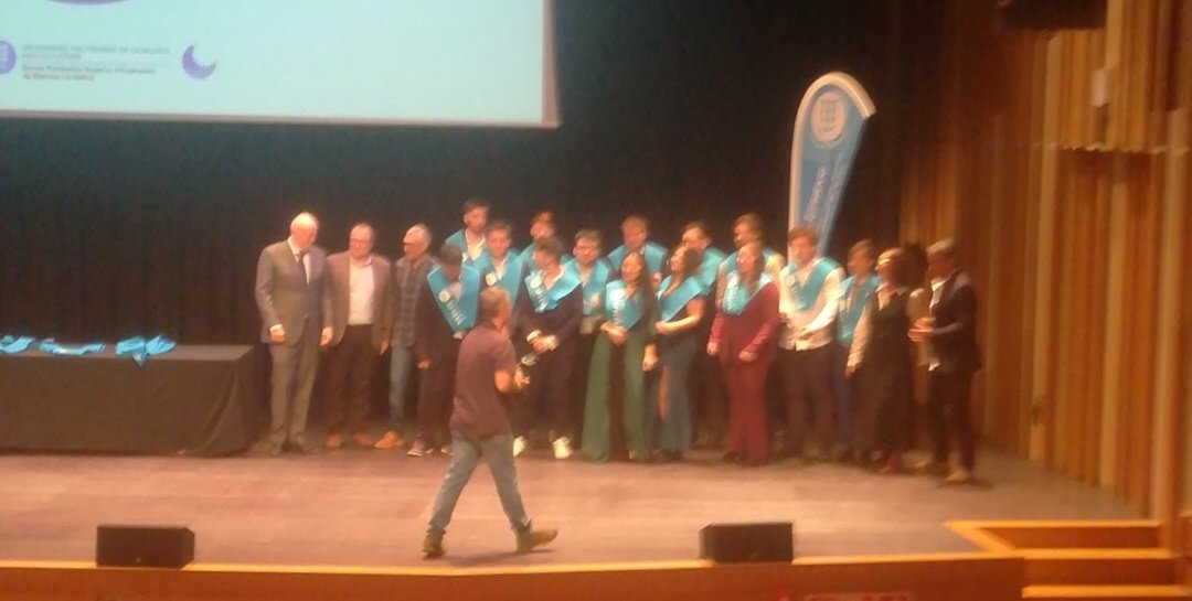 UPCVilanova's tweet photo. El moment més esperat, la imposició de beques. Enhorabona graduades i graduats en: Enginyeria de Disseny Industrial i Desenvolupament del Producte, Enginyeria Mecànica, Enginyeria Electrònica Industrial i Automàtica, i Enginyeria Informàtica https://t.co/FqQUfclrEz