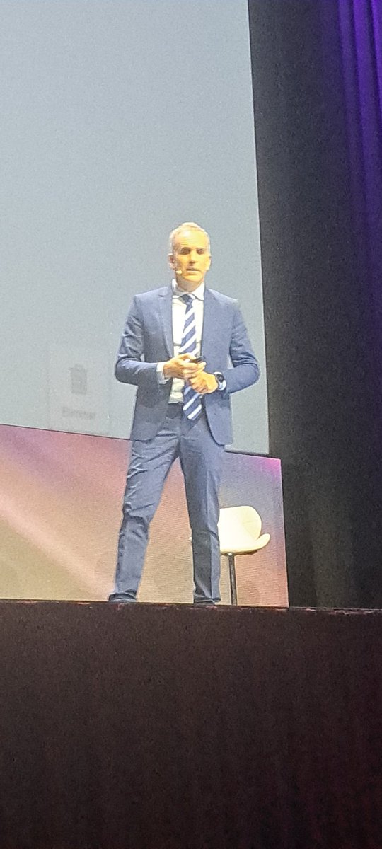 pasfor74's tweet image. #escanerintraoral es el momento del nuevo escaner intraoral de #launca @BTIBiotech #AsierEguía