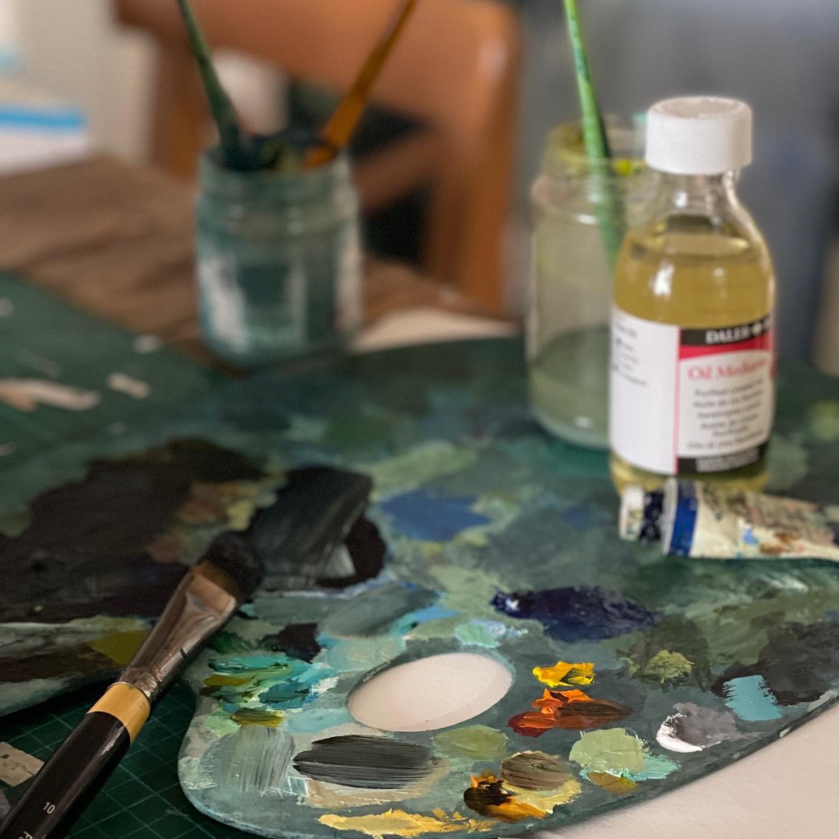 Laura Andrew tweet media