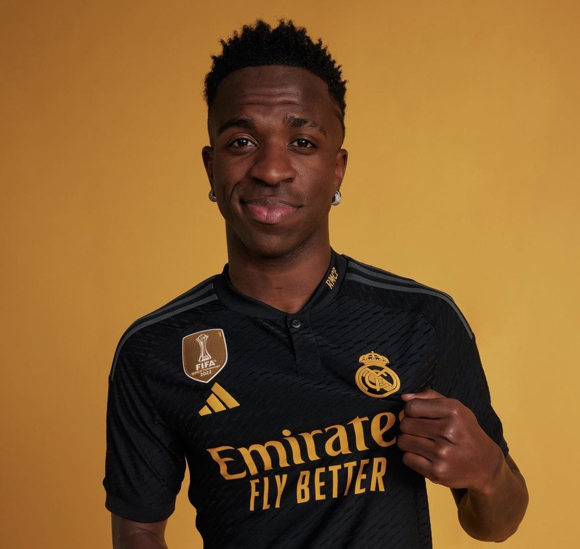 FabrizioRomano's tweet photo. 🚨⚪️ Real Madrid statement on Vini Jr injury.

“After the tests carried out today by Real Madrid, Vinicius Jr has been diagnosed with a rupture in the femoral biceps with involvement of the distal tendon in his left leg”. https://t.co/wkBrvxYIFM