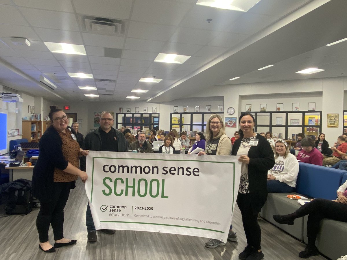 Congratulations to our librarian Mrs. Craig for earning her Common Sense certification! We are a Common Sense Campus.