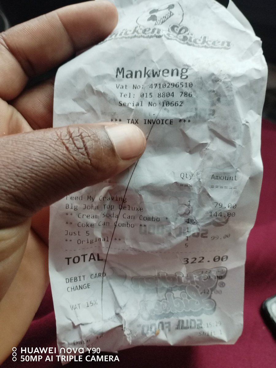 We bought two big John meals <a href="/ChickenLickenSA/">Chicken Licken®</a> Mankweng, the burger was sour and not fresh🤢🤢. We couldn't go back because we realized when we were passing Boyne that they were not fresh😭😭😭😭😭😭.
They forgot to package the sauces🚮🚮🚮🚮🚮
#BafanaBafana #Thuli #SouthAfricans