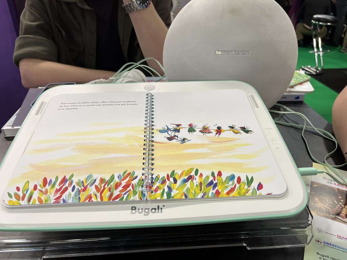 MdsTice's tweet image. Découverte de Bugali sui se compose d’un socle connecté et de livres ( éditions fleuris, Gallimard..) à écouter. On a aimé les illustrations qui s’animent vocalement en fonction du geste effectué dessus. @bugali__