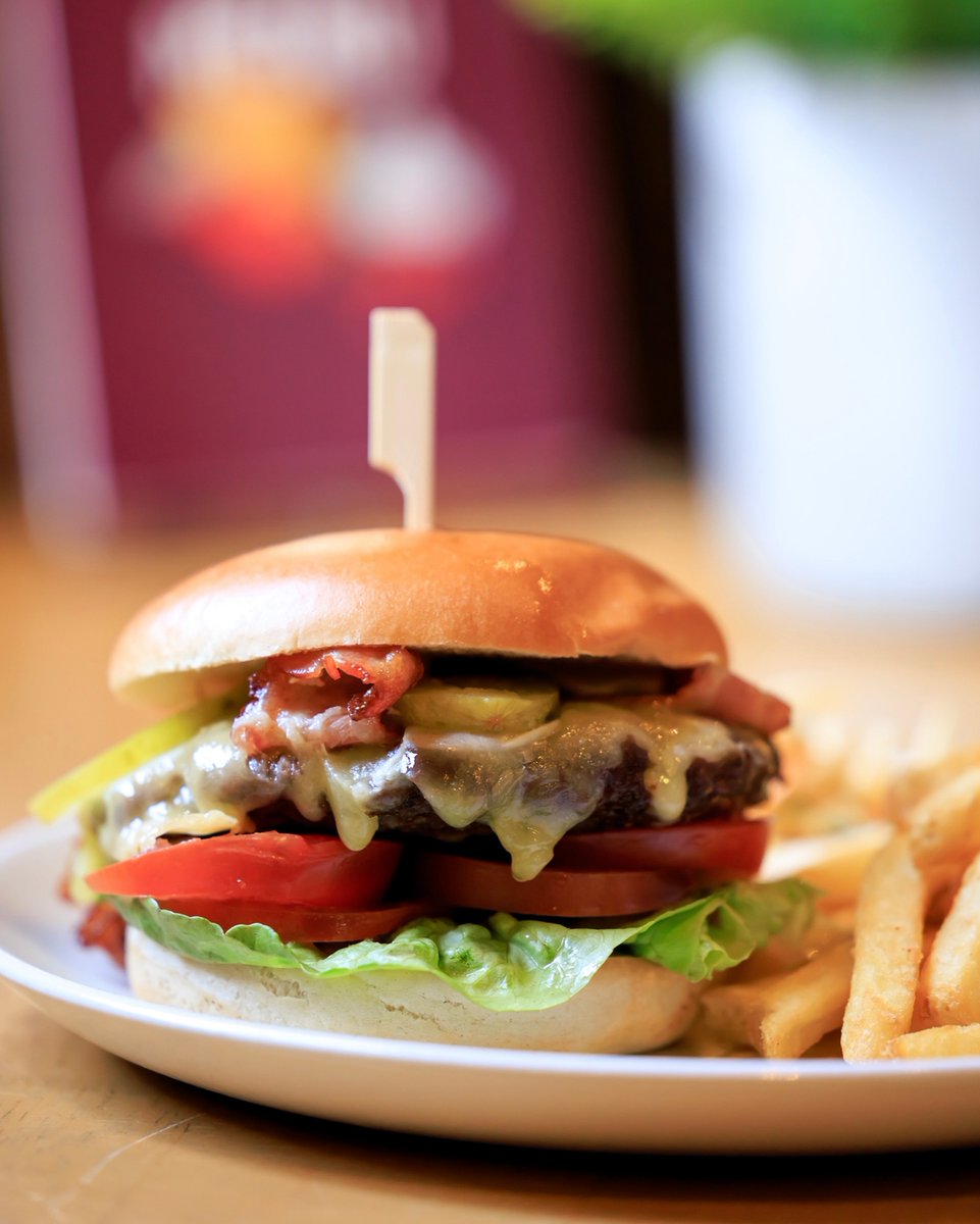 Bocketts Farm Park tweet media