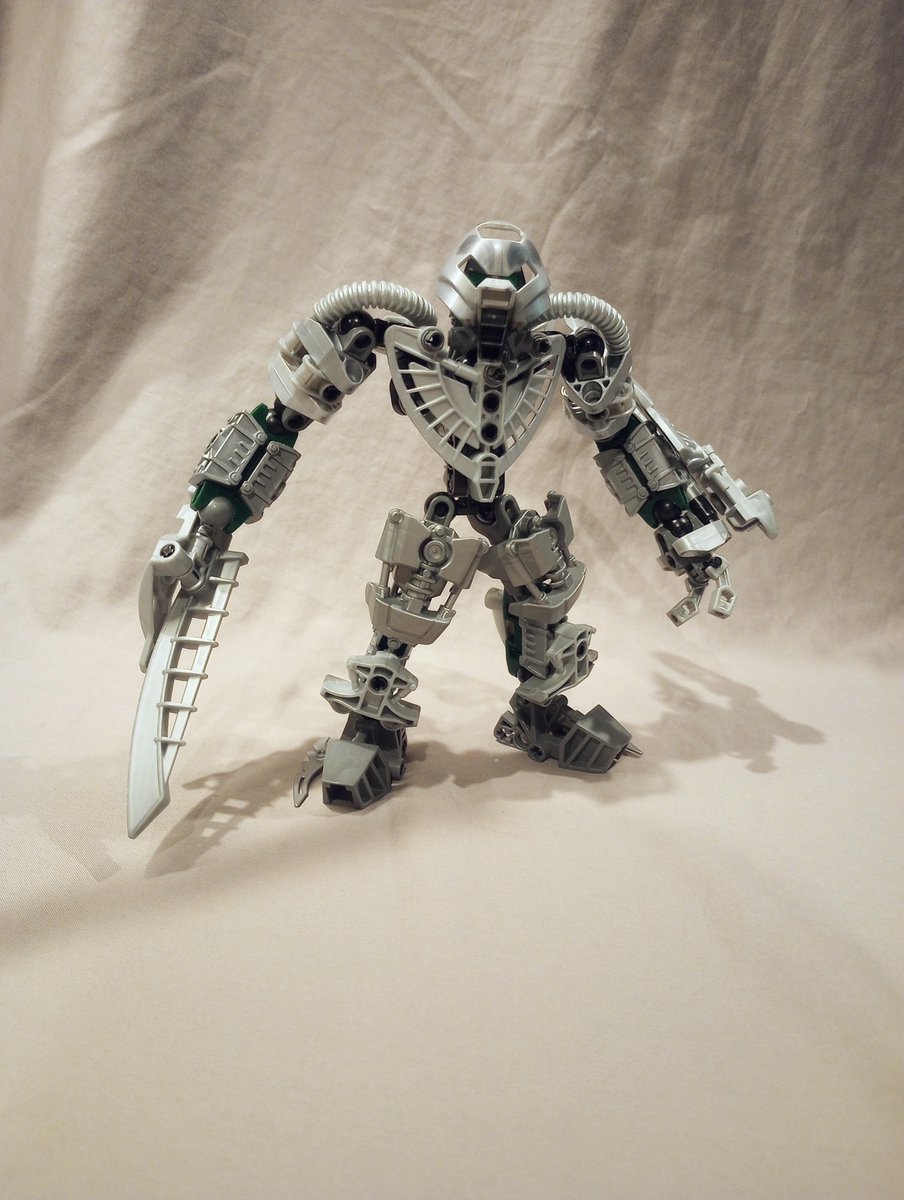 powers0016's tweet photo. Toa Leweru Heavy armored toa of air: This is the heavier armor the hero Toa Leweru used when fighting Makuta Icarax. To answer your question, yes this Toa is designed to have a dwarven appearance with shorter legs and torso. #Bionicle #LEGO https://t.co/weAFwZSfha