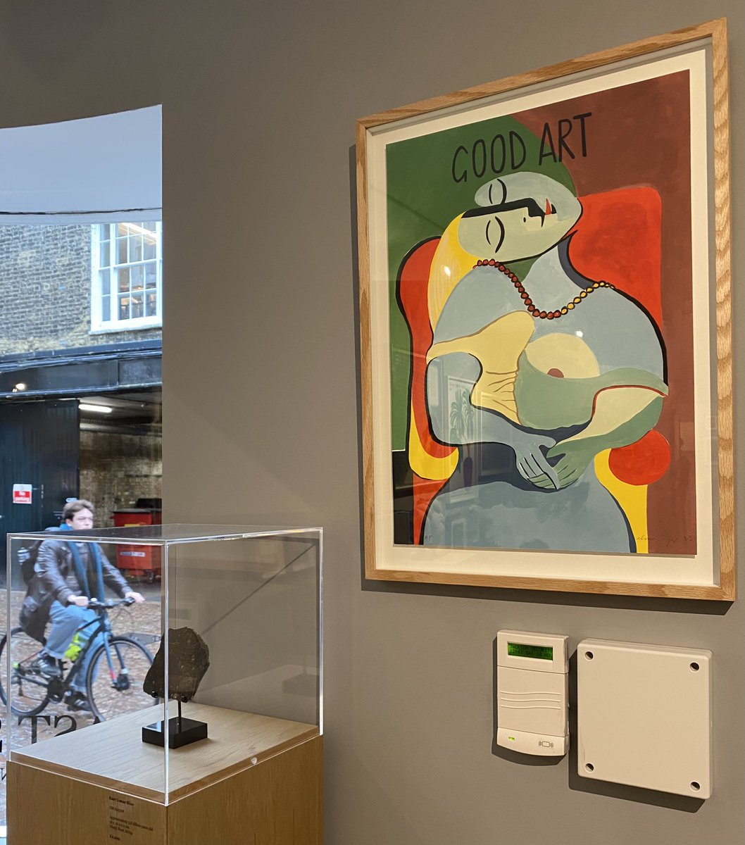 chailey_'s tweet photo. The latest – and last! – show at #ExtraordinaryObjects on Green Street: “The Last Supper”. So much: Bridget Riley, Tracey Emin, Grayson Perry, Damien Hirst, Alma Singer, The Connor Brothers… plus dinosaurs and fossils! https://t.co/8rQHvksREI https://t.co/hLr6C9zi9c