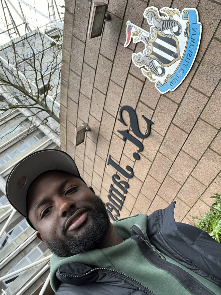 Just a normal day🙌🏾 (at my old office⚽️) #NUFC