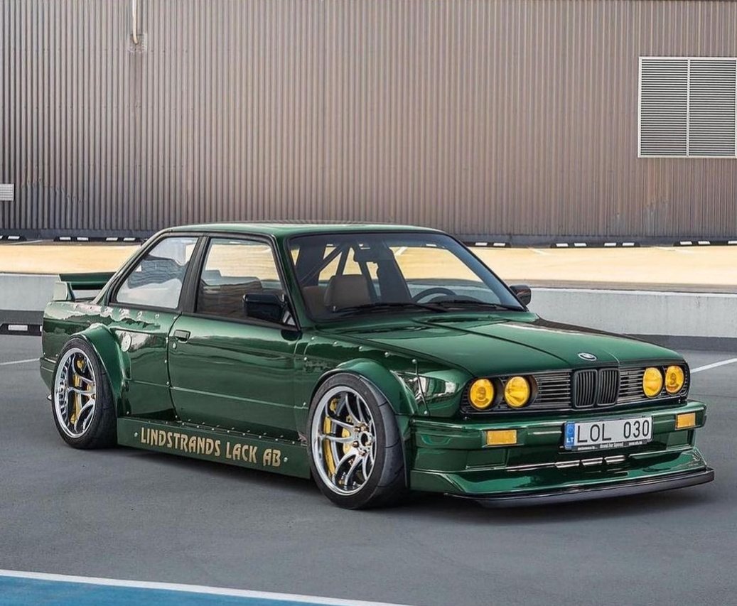 BMW E30
