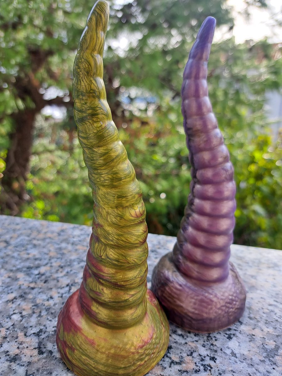 [FIRST FAB.TOYS GIVEAWAY - LET'S NAME OUR NEW TOY TOGETHER!]

Let the games begin! We have a new toy that needs namin' and we're giving you the honors.

🧵1/4